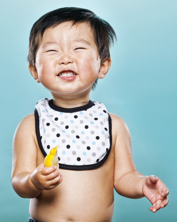嬰兒初嚐檸檬的好笑表情1