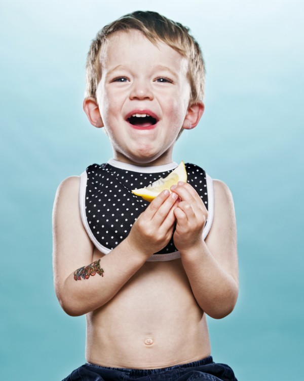 嬰兒初嚐檸檬的好笑表情5
