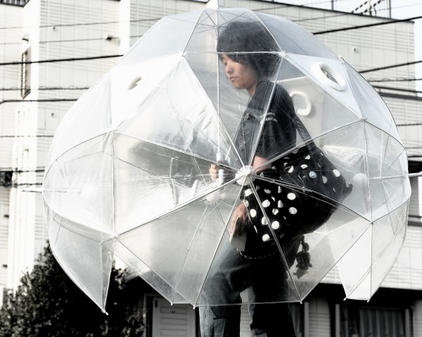 有沒有這麼怕雨？日本的全方位雨傘