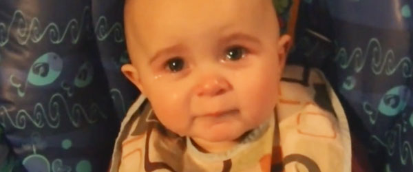 情緒化的Baby聽到悲傷的歌會哭