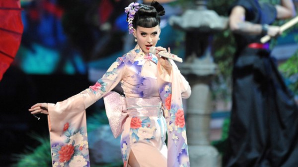 Katy Perry模仿藝妓被罵種族歧視，身為亞洲人的你覺得呢？1