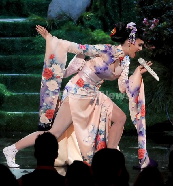 Katy Perry模仿藝妓被罵種族歧視，身為亞洲人的你覺得呢？2