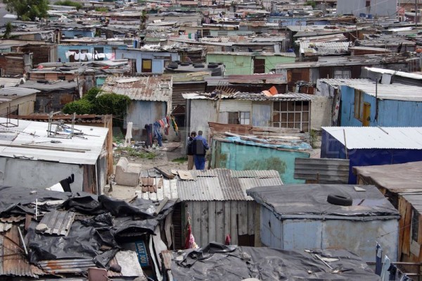 世界怎麼了？南非出現給有錢人看爽的貧民窟6