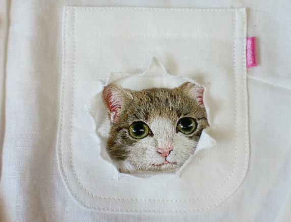 母愛限定！日本媽媽應兒子要求織了口袋裝貓咪的襯衫6
