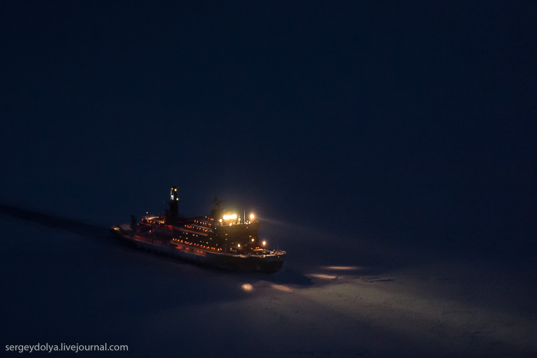 距離目標只剩∞！北極夜晚的破冰船3