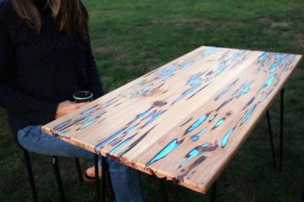 螢光木桌1